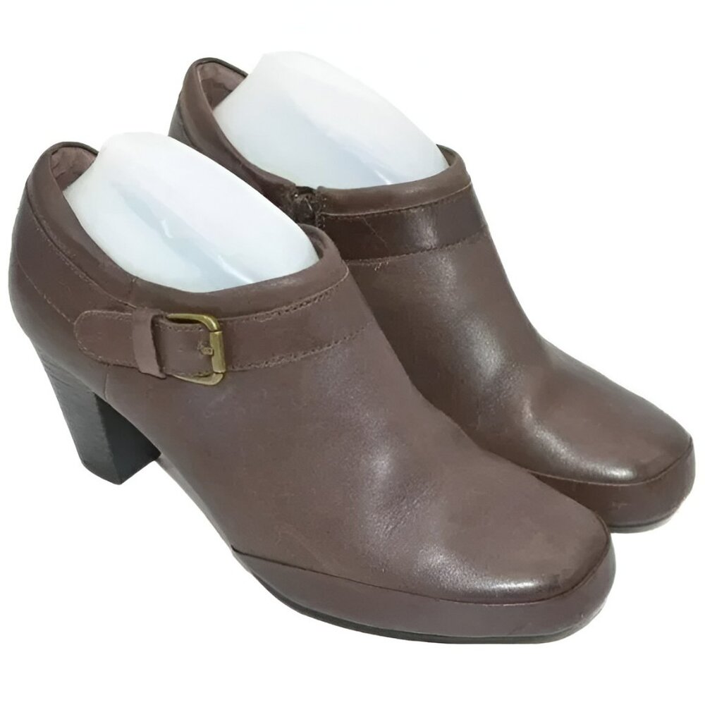 Clarks Bendables Soft Brown Leather Zipper Shooties Booties Heels Boots 8.5 WIDE